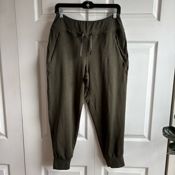 BYLT Premium Basics Essential Jogger Army Green Pocket Athletic Lounge M Soft - Picture 1 of 12